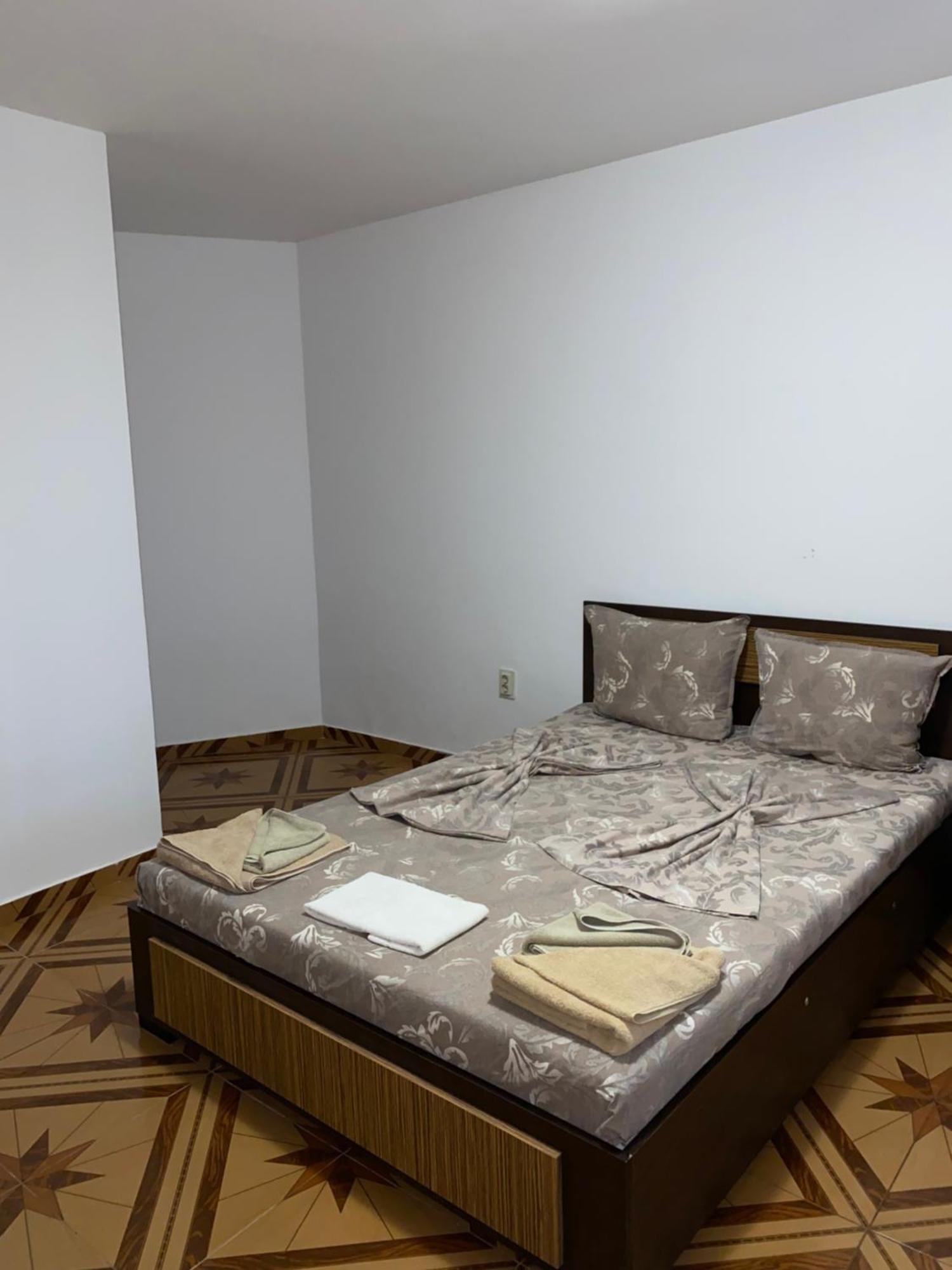 Guest Rooms Wild Duck Ezerets Exterior foto